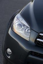 Toyota RAV4 2005 года